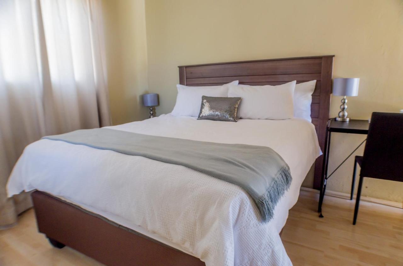 Seroloana Guest House Rustenburg Exterior photo